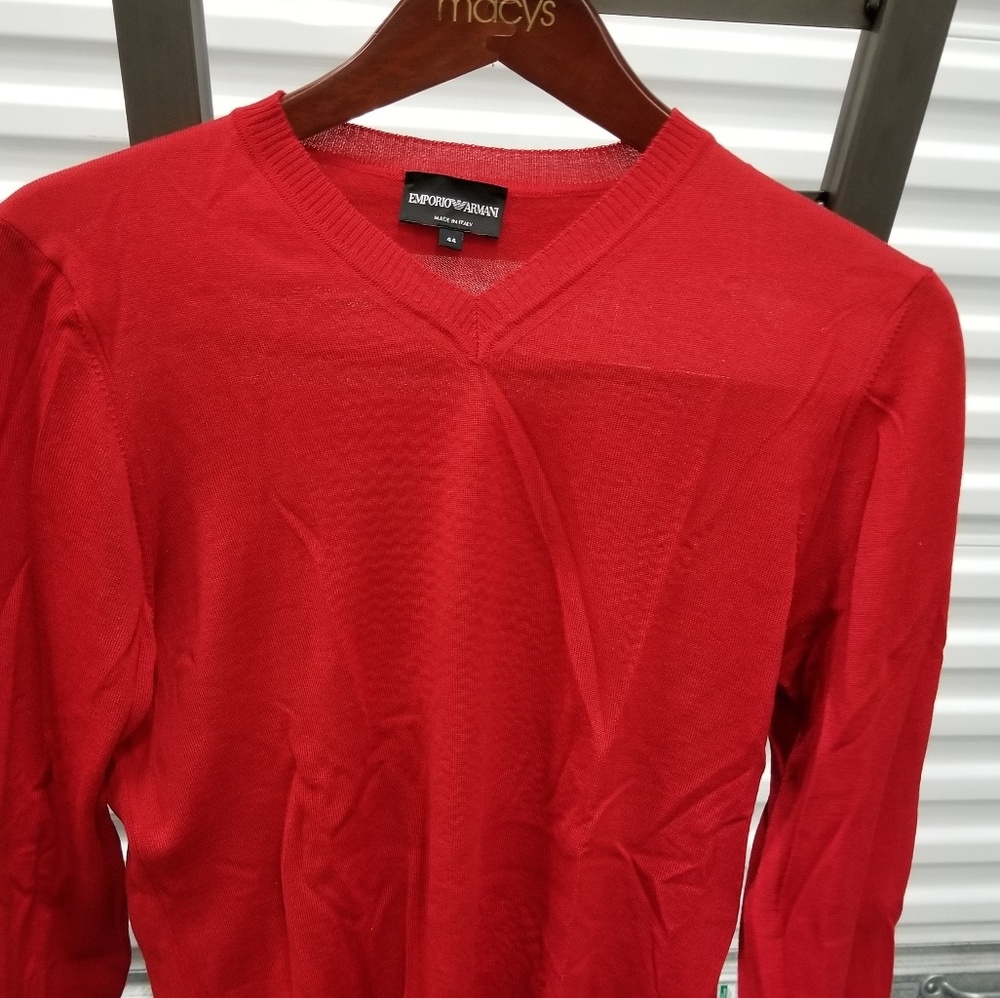 EMPORIO ARMANI V-NECK SWEATER.